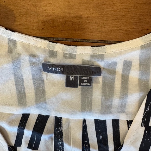 Vince Women's Black/White 100% Silk Tank Top - Size Medium - Picture 2 of 7